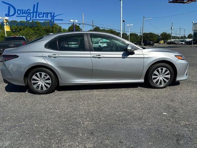 2024 Toyota Camry Hybrid LE