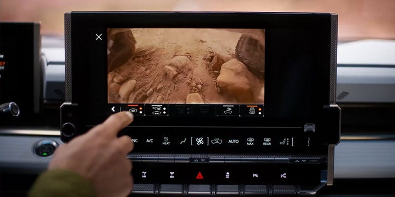 2024 GMC Hummer EV Pickup rear view camera